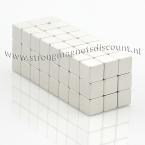 Zoom in - 10 x 10 x 10 mm ( N45 ) 72 stuks. TREKKRACHT van ieder magneet 7 kg